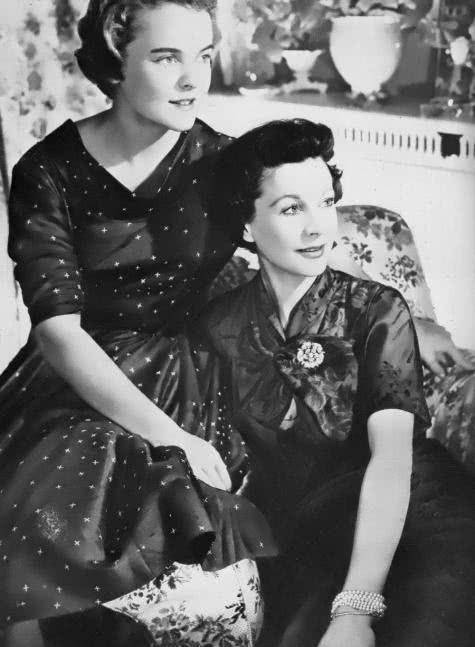 五官立体,美艳无比,可惜53岁就香消玉殒_丈夫_郝思嘉_劳伦斯·奥利弗