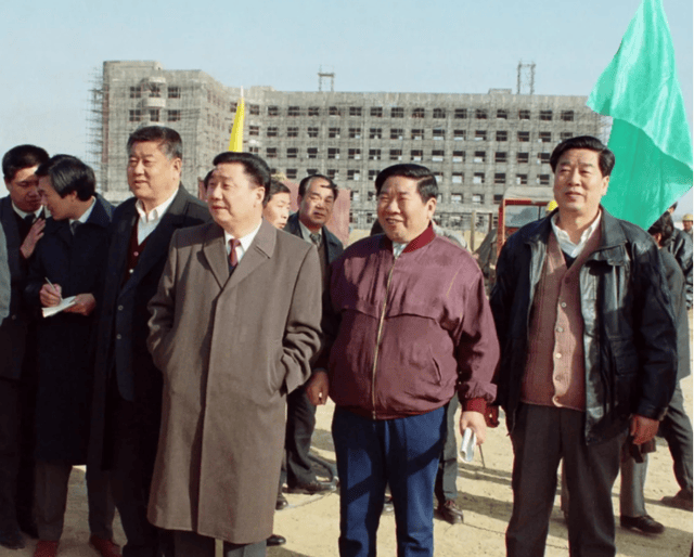 他30岁任县委书记,57岁任河南省省长,一生为人民服务,享年85岁