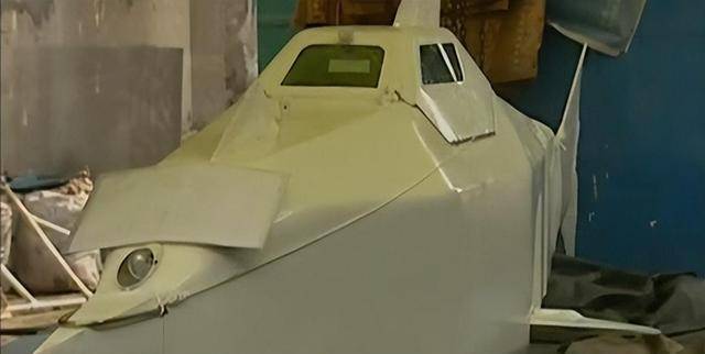 回顾一高中毕业的农民,自制鲨鱼潜艇时速达160公里,怎么做到的