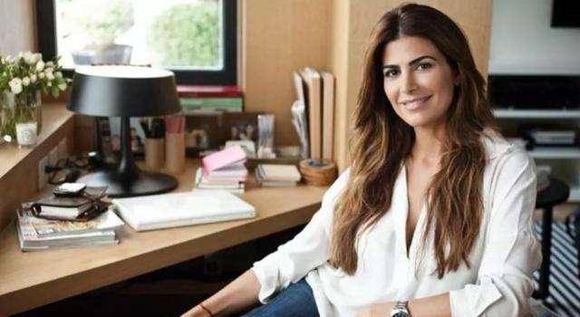 阿根廷第一夫人传奇人生:25岁时嫁给伯爵,35岁离婚后嫁给总统