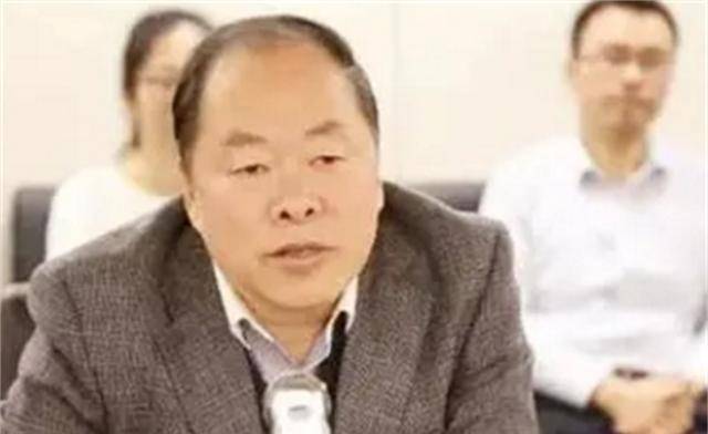 他24岁摆地摊赚40万,14年后资产25亿,却在44岁选择自焚而亡_金利斌