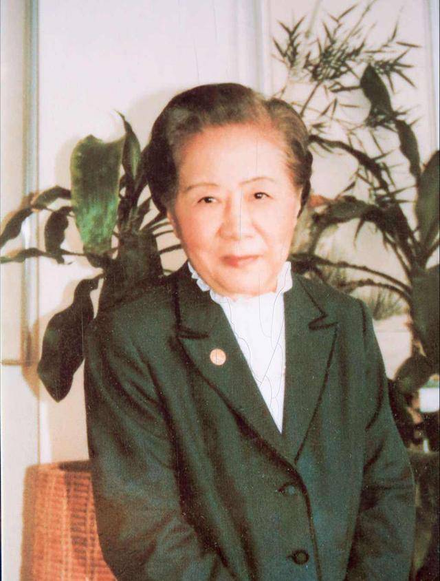 核弹女王吴健雄,为美国造原子弹,墓碑却刻着:一个永远的中国人