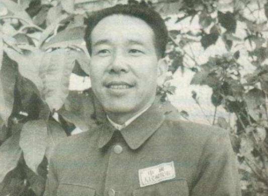 此人是林帅爱将,做了什么事情,林帅大发雷霆还要将他撤职_黄永胜_司令员_香港