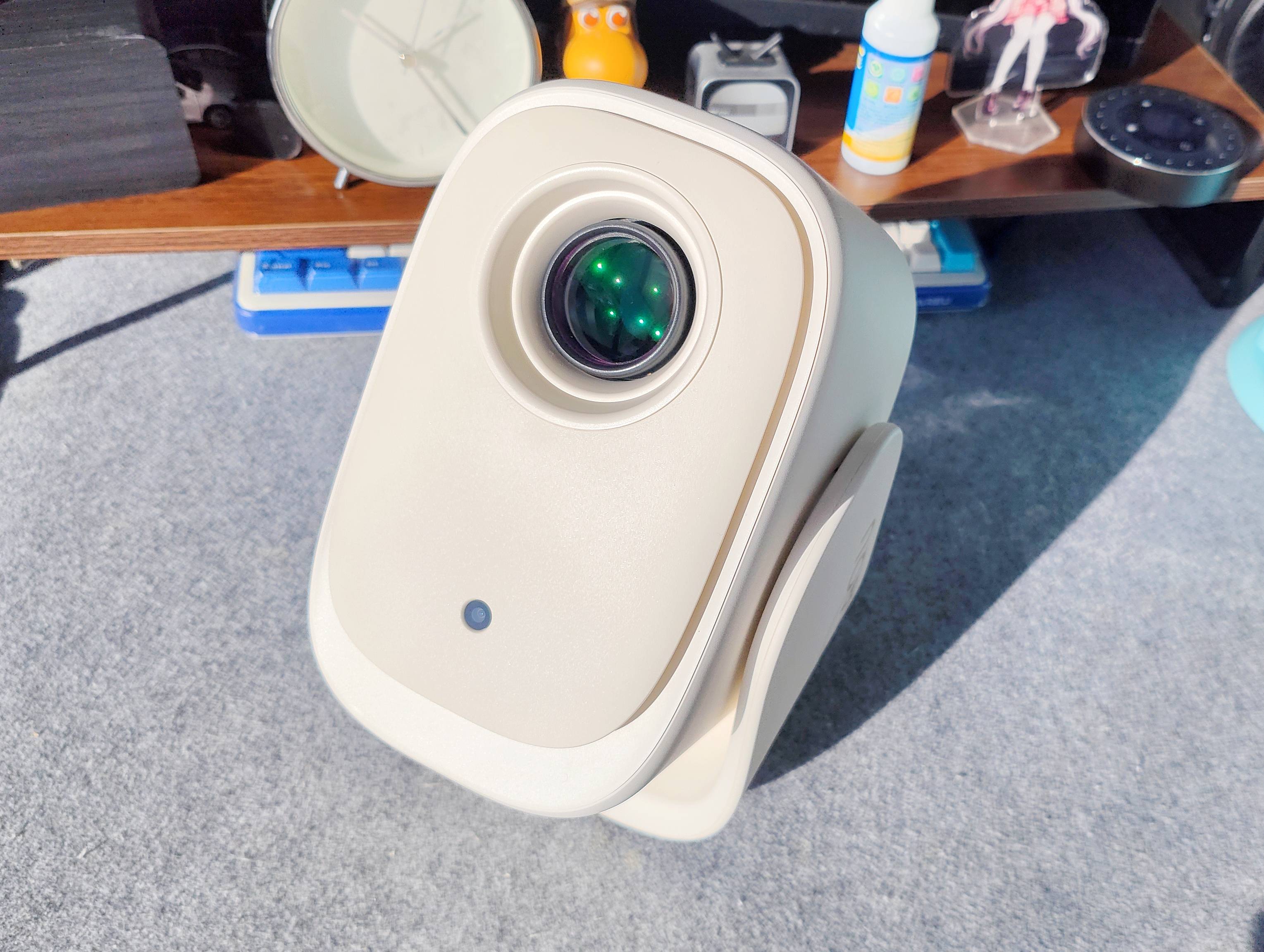 百元级旗舰,影院级享受 —— 哈趣Q1投影仪