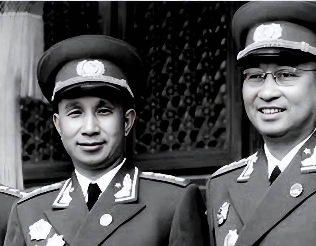 1955年，“战神”粟裕因为没有当上元帅，被毛主席骂哭了？_授衔_十大大将_伟人