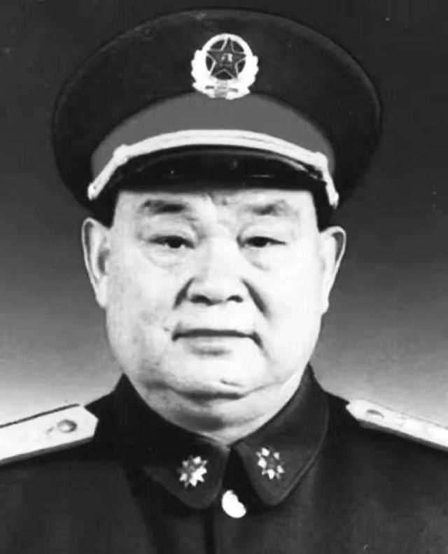 1991年,军区副司令员失事殉职,司令员被免职,三年后又晋升少将_张太恒