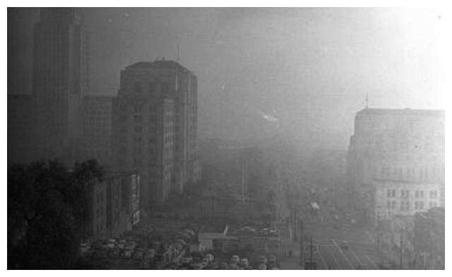 1952年伦敦烟雾事件:造成1.2万人死亡,是什么原因造成如此惨剧