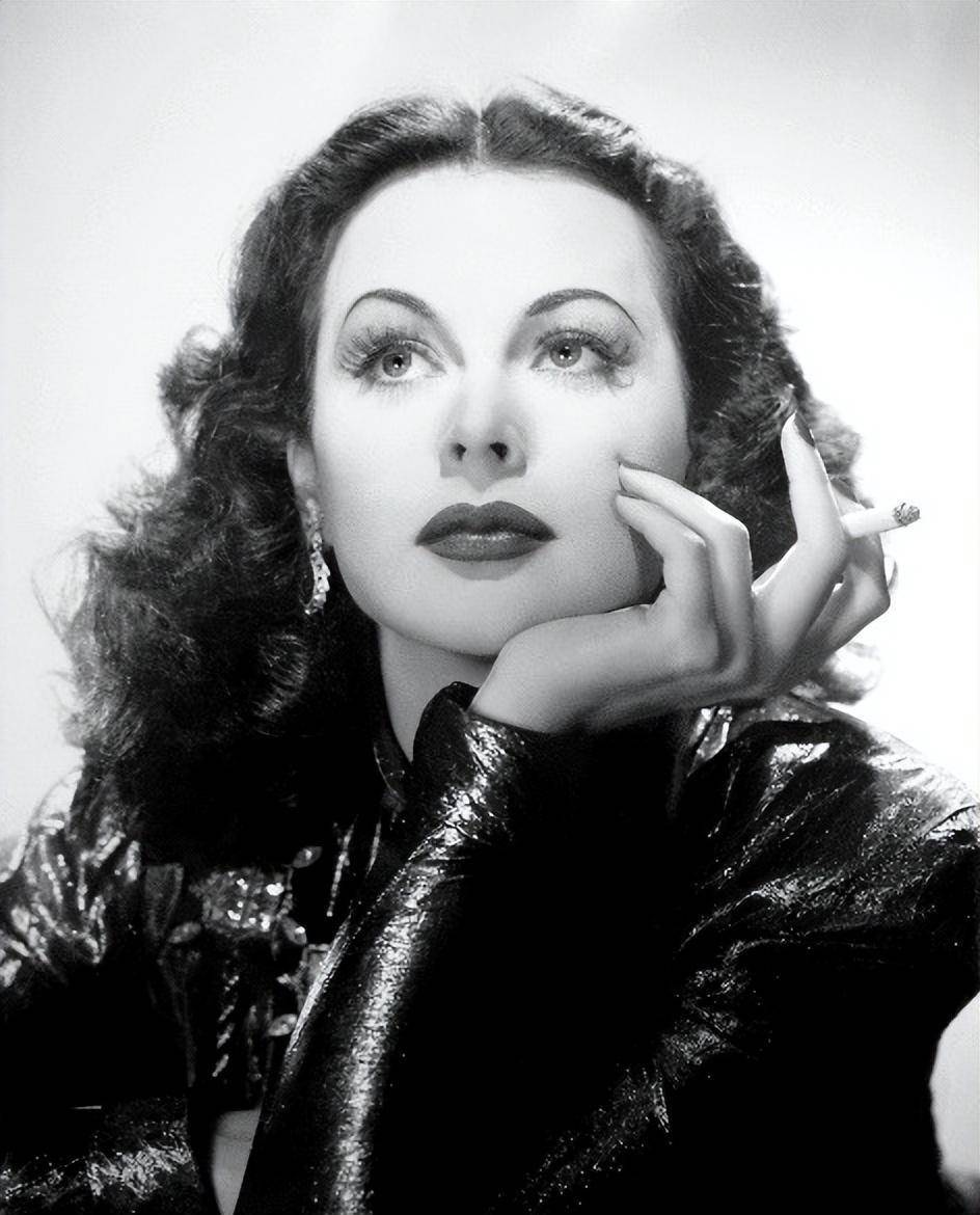 好莱坞头号花瓶海蒂·拉玛:18岁全裸出镜,演技稀烂也被导演疯抢