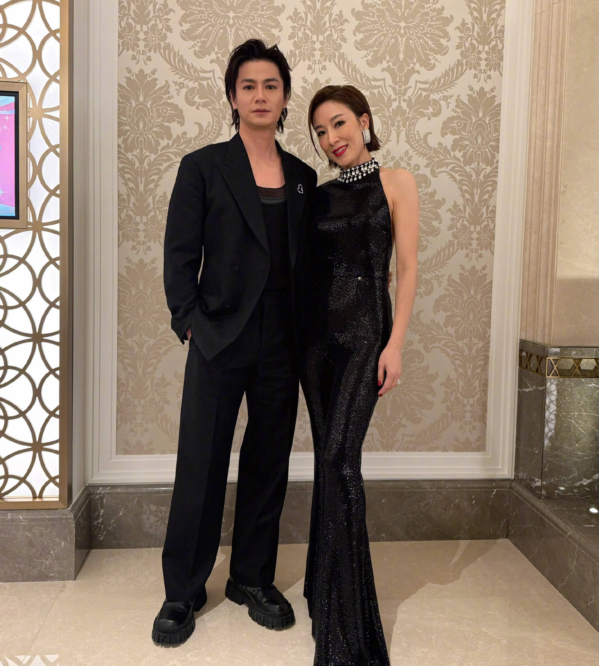 粉丝投票支持她,有一点点失望在于原本很期待老公拿奖,也想杨卓娜拿奖