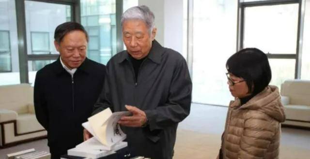 闻世震:辽宁省委原书记,主政辽宁10年,政绩斐然,享年81岁_东北_经济_成为了