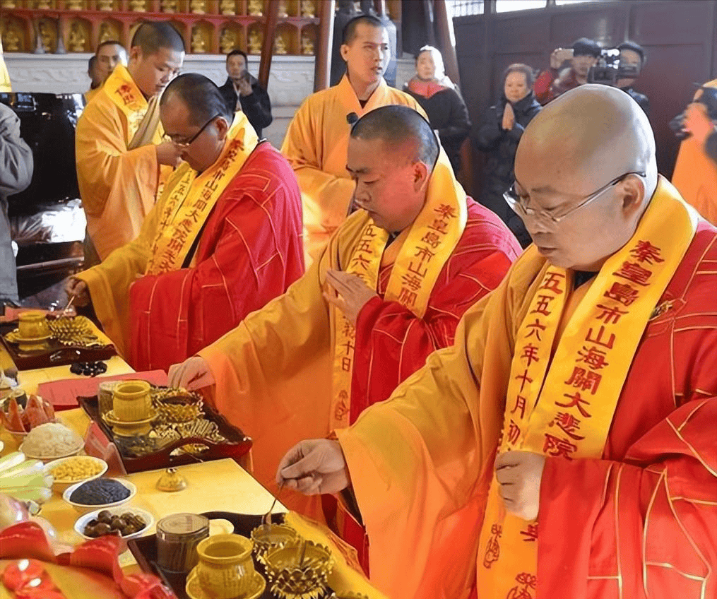 “开光”到底是什么意思?寺庙开过光的东西,真的灵吗?_物品_佛珠_佛像