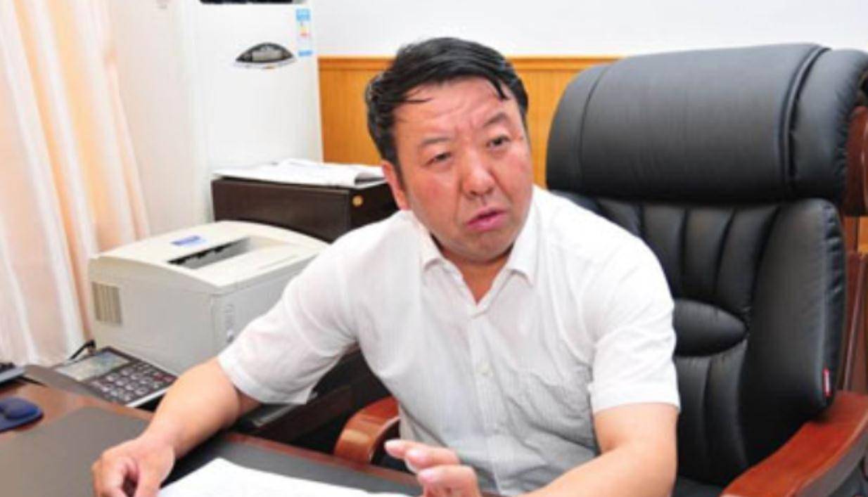 虎"双规,妻子恶名远扬,烟灰缸1万元打人成习惯