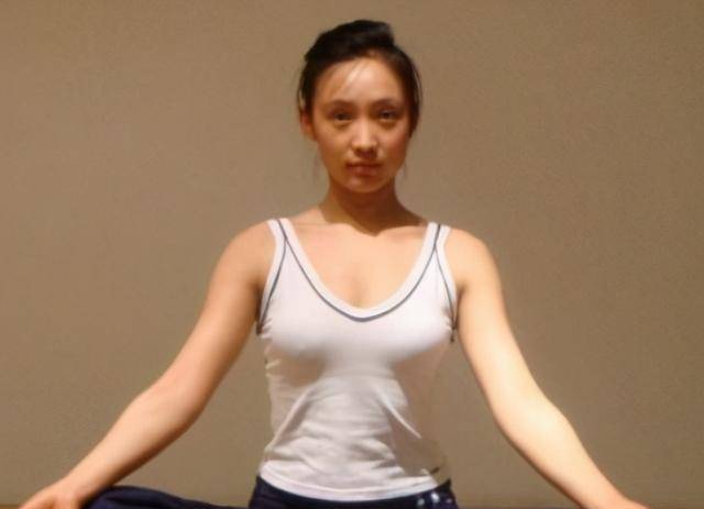 她因《血色湘西》走红,27岁嫁入豪门,29岁却被丈夫连捅3刀致死_白静