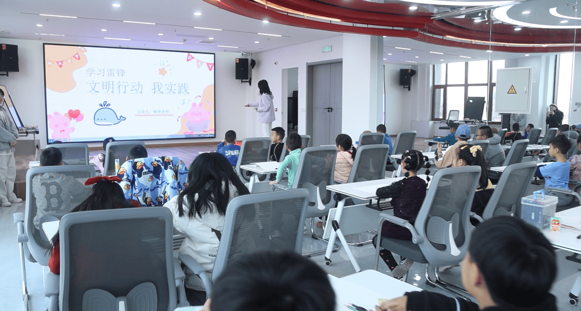 南关区公益课堂：多方合力，助力孩子艺术成长，免费绘画课进社区，孩子家长齐点赞！