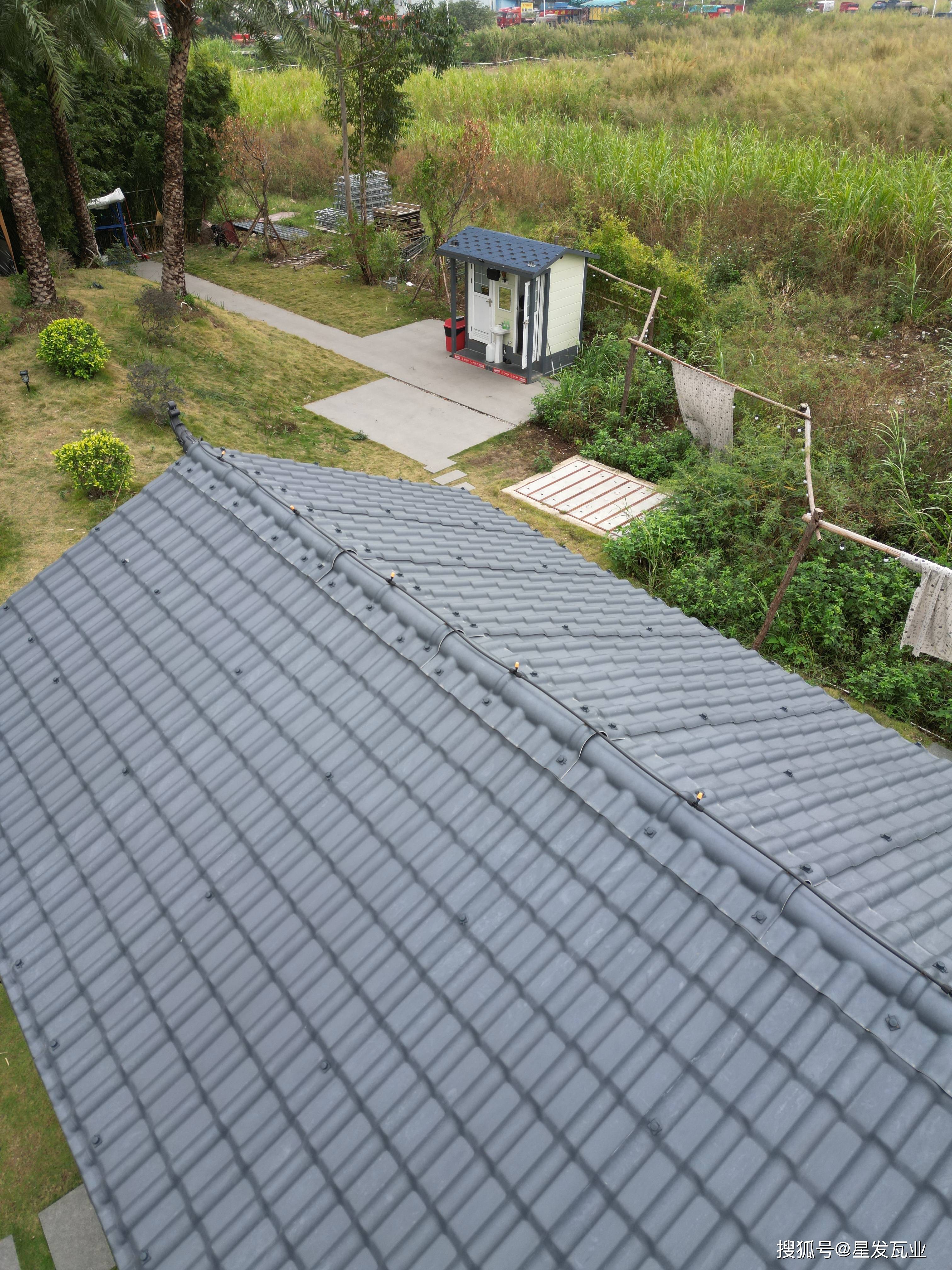 树脂瓦厂家揭秘:合成树脂瓦真的是越重越好吗?