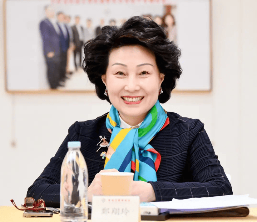 郑翔玲:推动龙港合作,共谱发展新篇