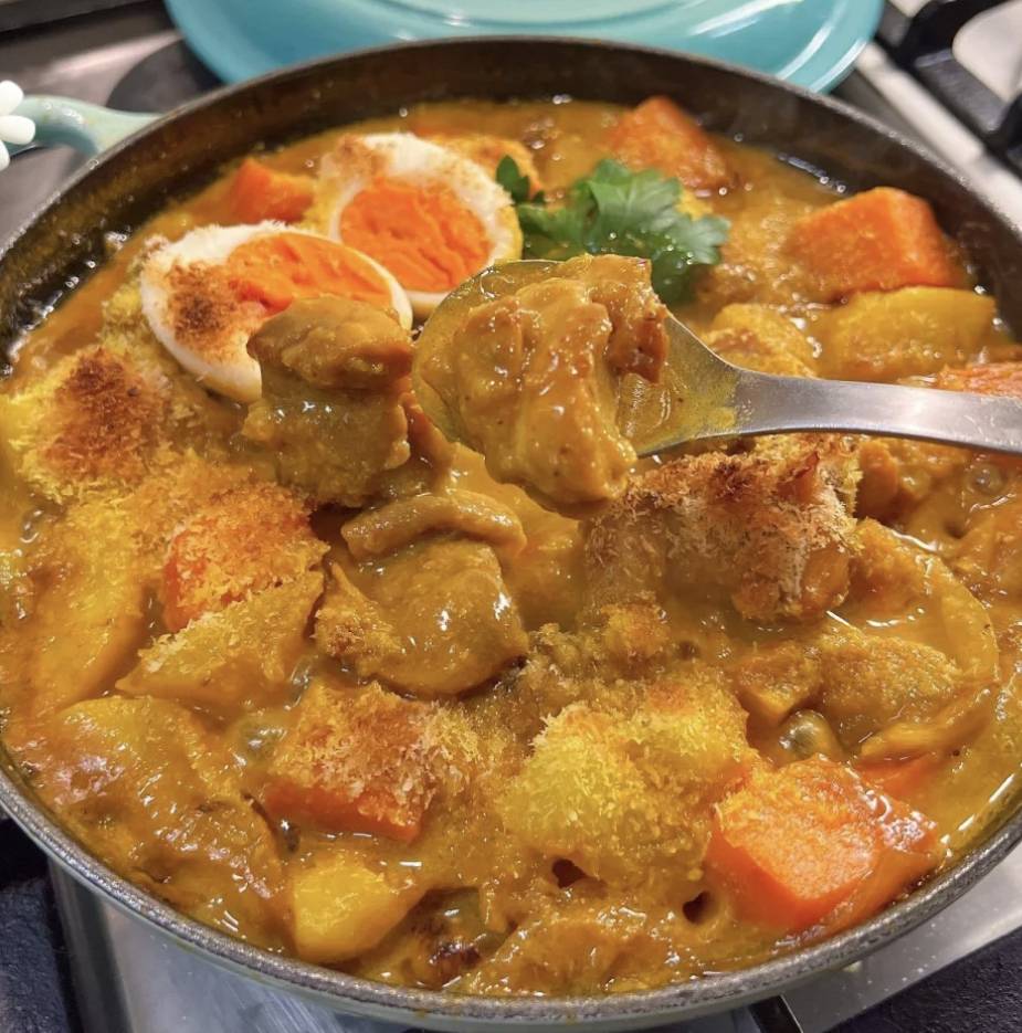 澳门葡国鸡椰香焗饭,澳门土生菜系的混血料理代表作