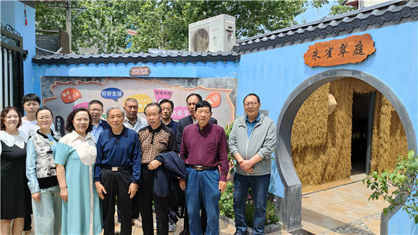 “艺法心悦·共筑和谐”——阜阳市书画法制心理联谊活动成功举办(图1)