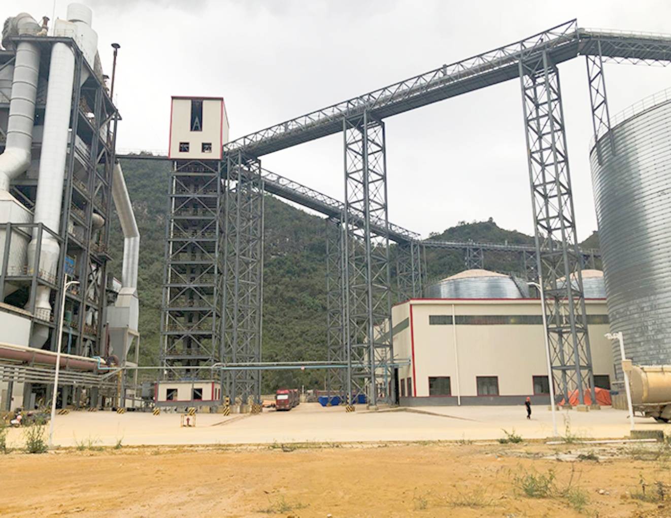 原料输送廊道,燃料运输廊道,干散物料皮带廊道筒仓胶带系统维护