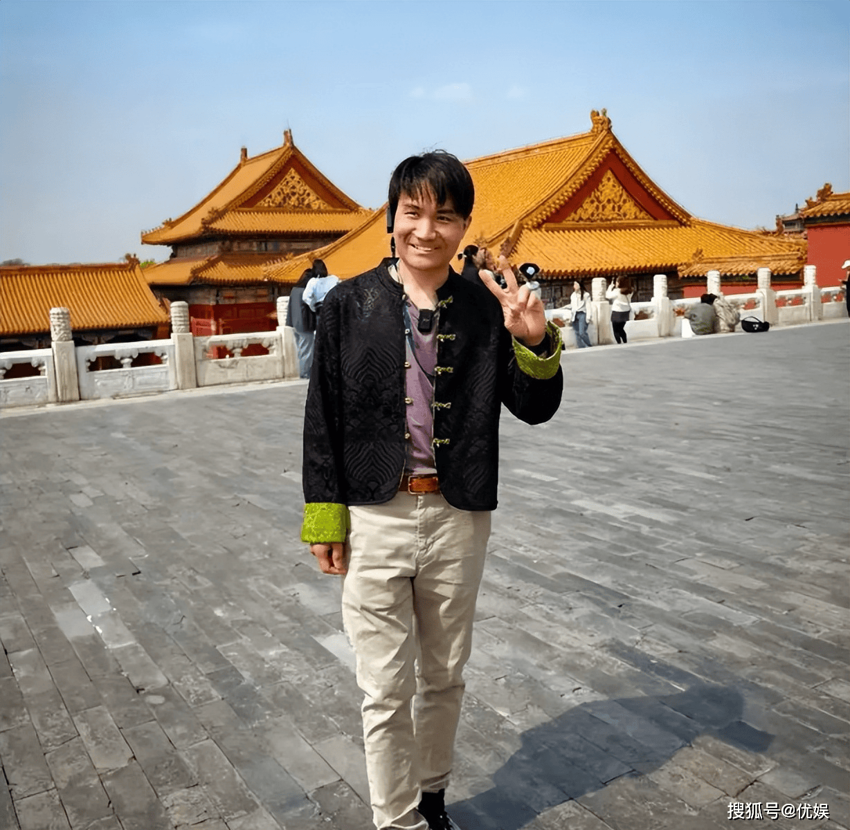 苏伢子点赞许建华晒的照片,浩男小姨发声,称私下与外甥有联系