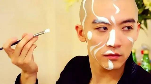 裘继戎:梨园世家后人,被半个京剧圈视为"逆子",却在b站火了