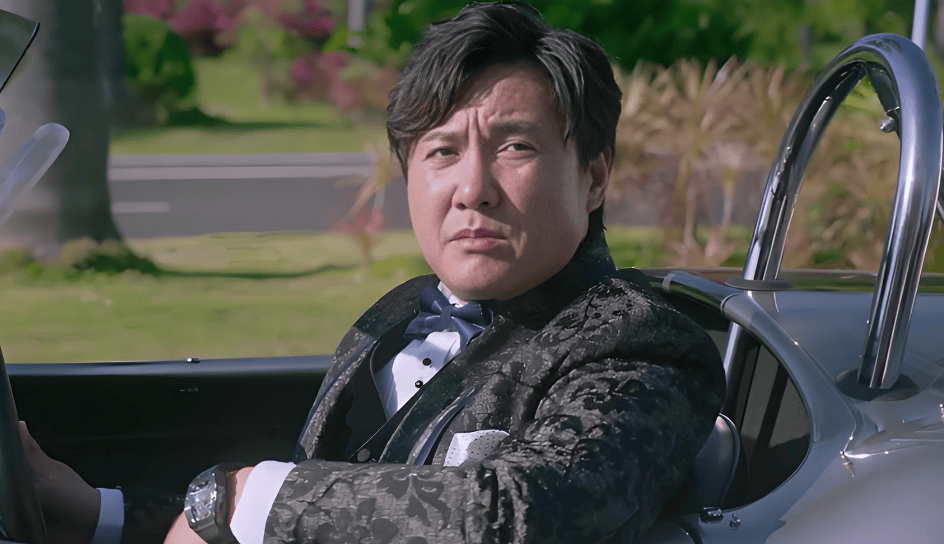 《西虹市首富》:从天而降的十亿,荒诞前提下的社会实验