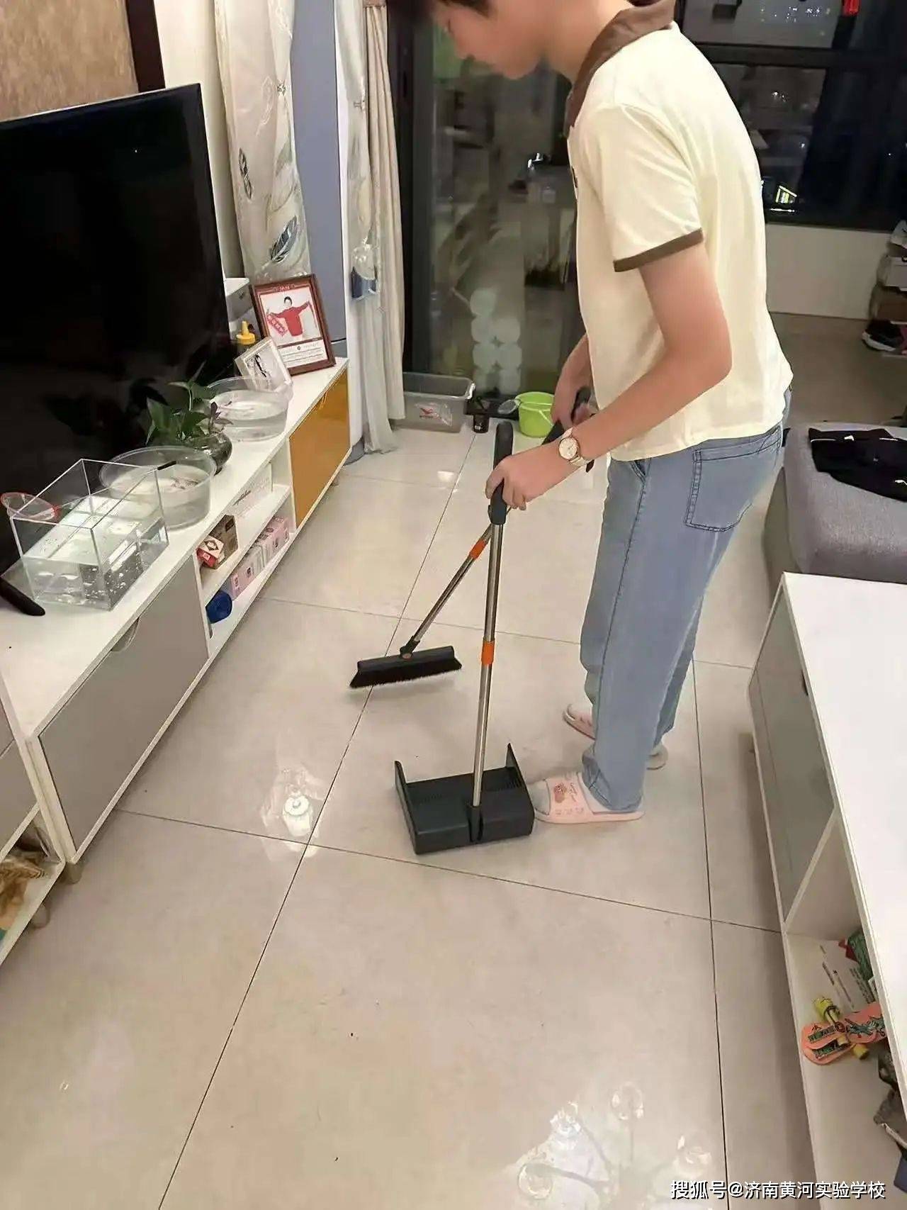 知家爱家铭于心 荣家兴家践于行