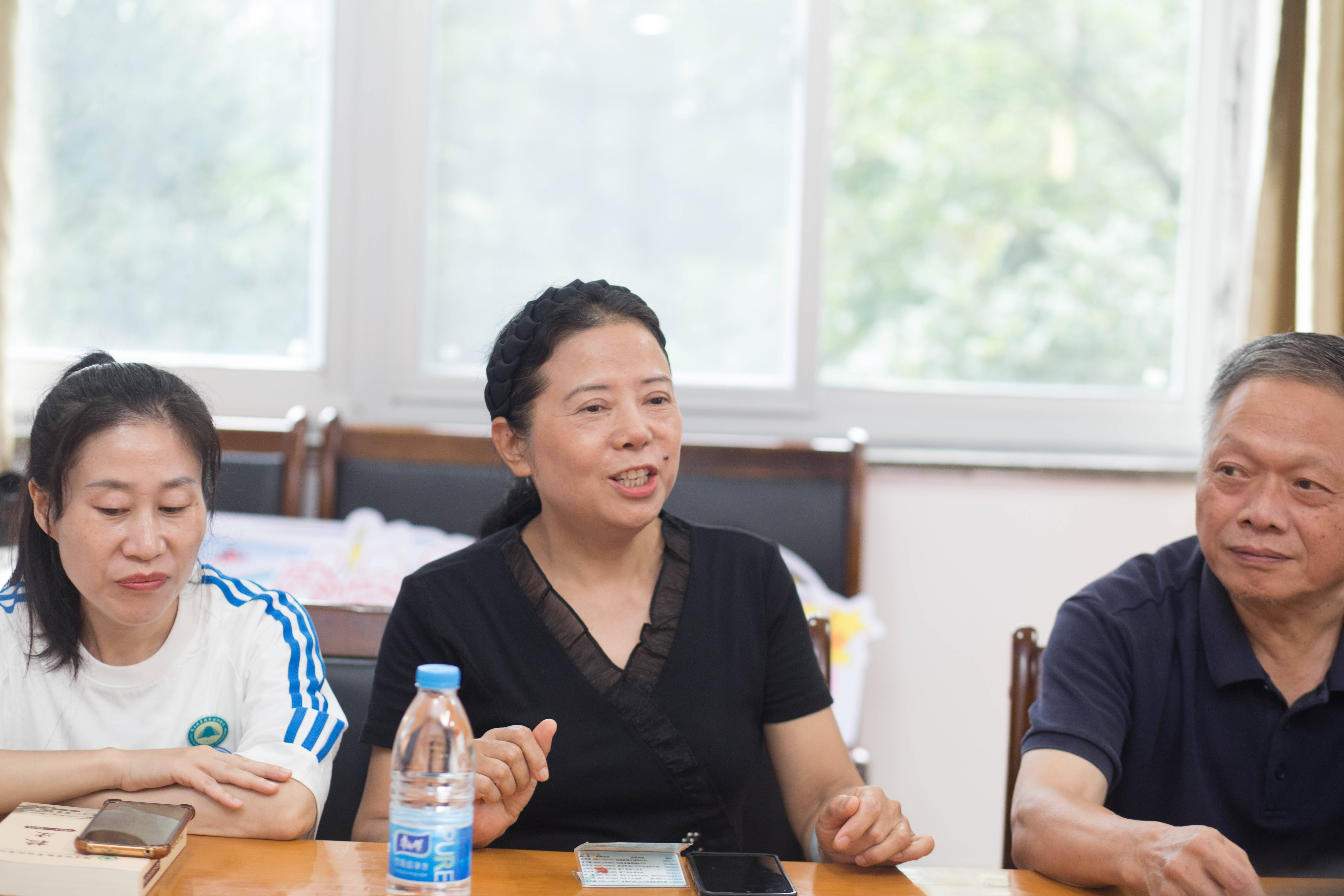 园林五年制高职0101班校友重返母校