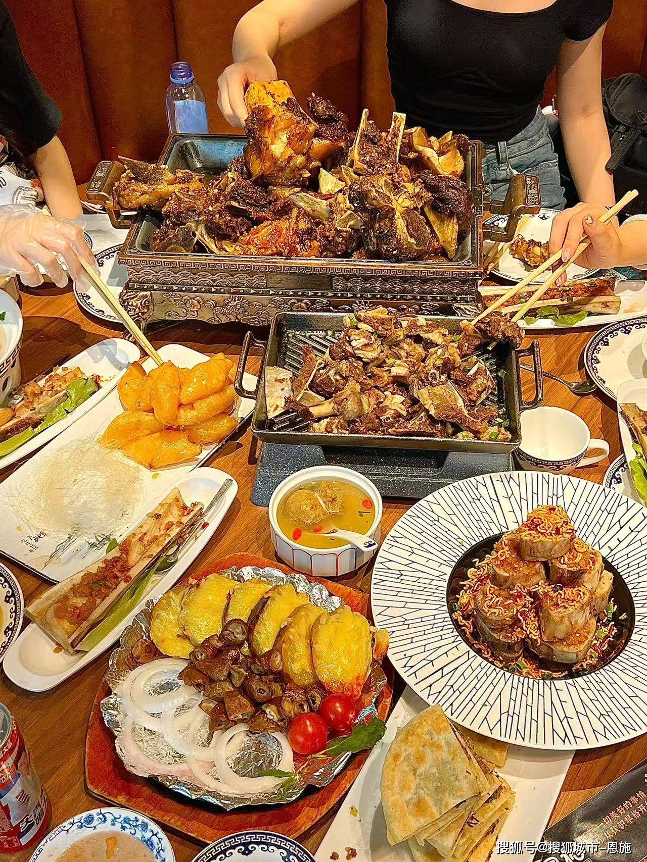 蒙餐特色餐厅格日勒阿妈奶茶馆西北乡土特色店莜面大王铁锅一居
