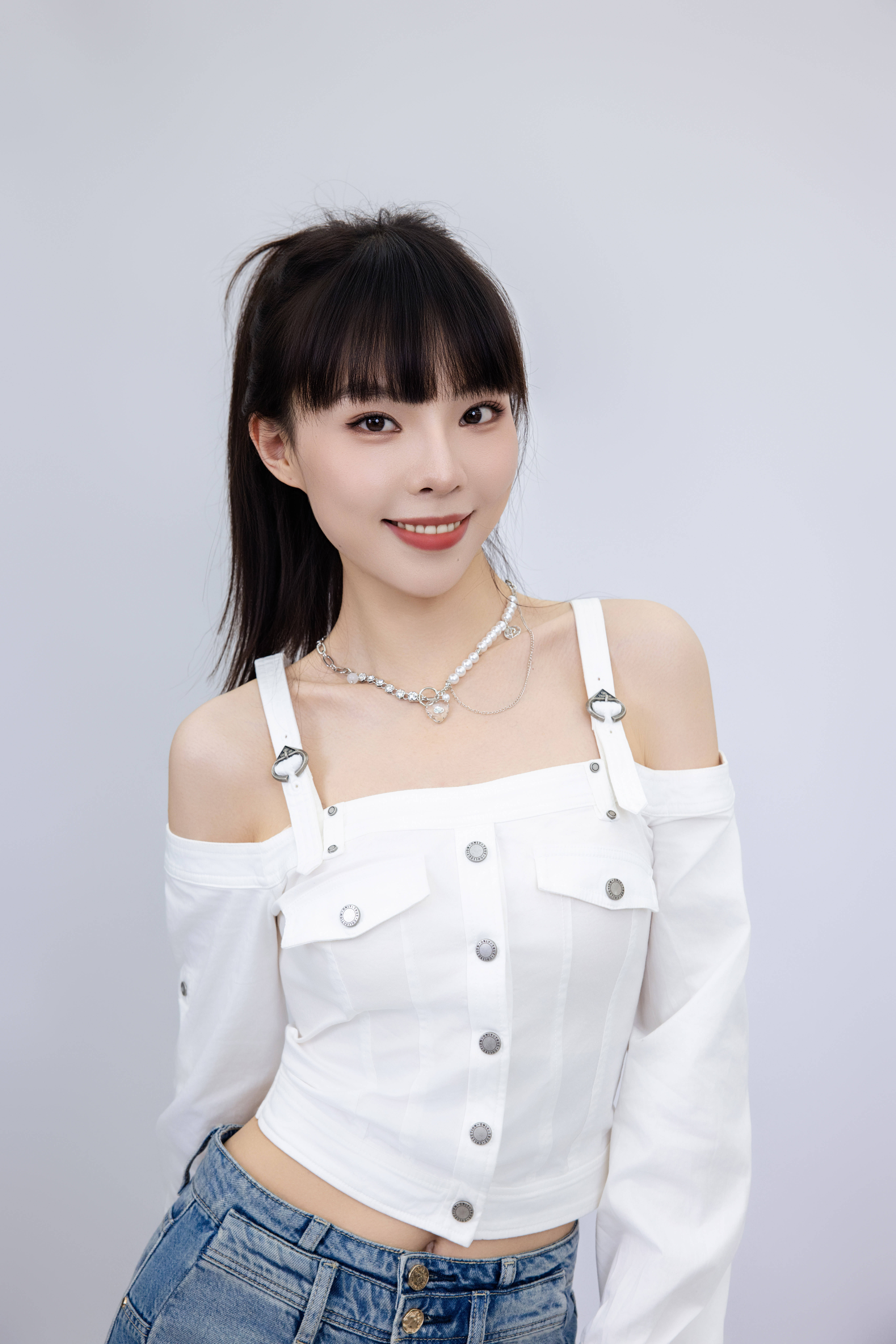 胡潇新歌《梦开始的地方》