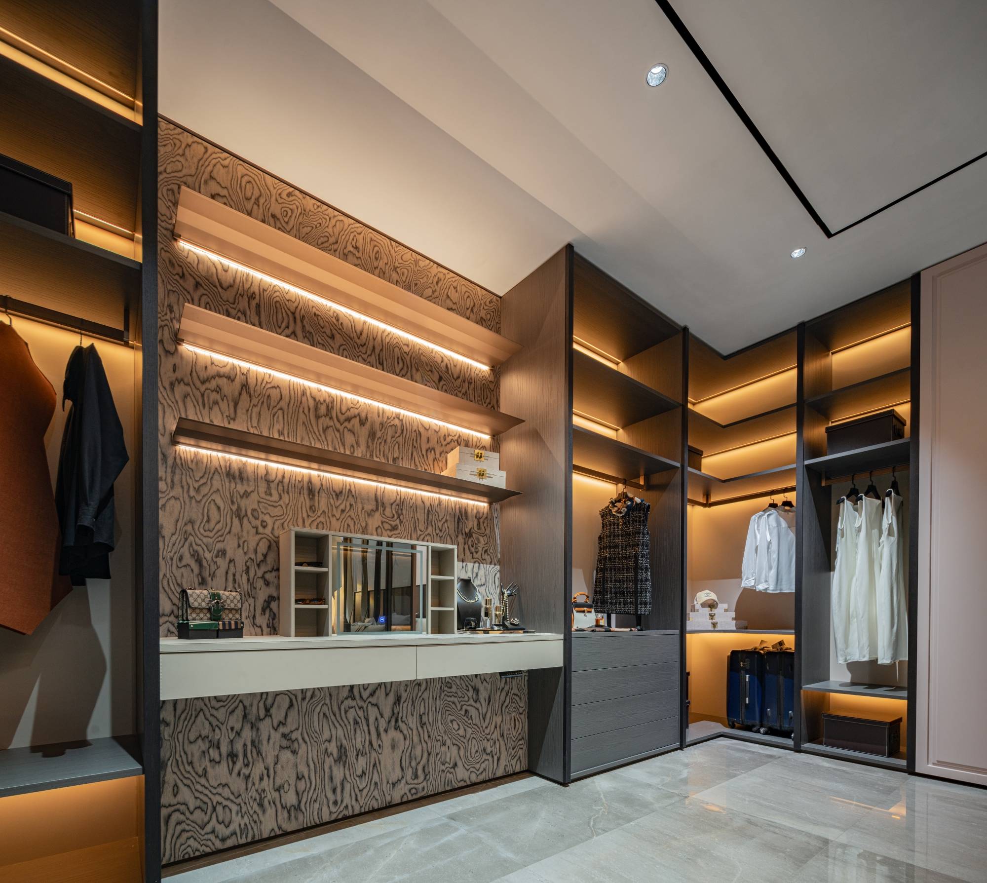 衣帽间设计有哪些注意点?x套乔金斯整木定制案例带你抄作业