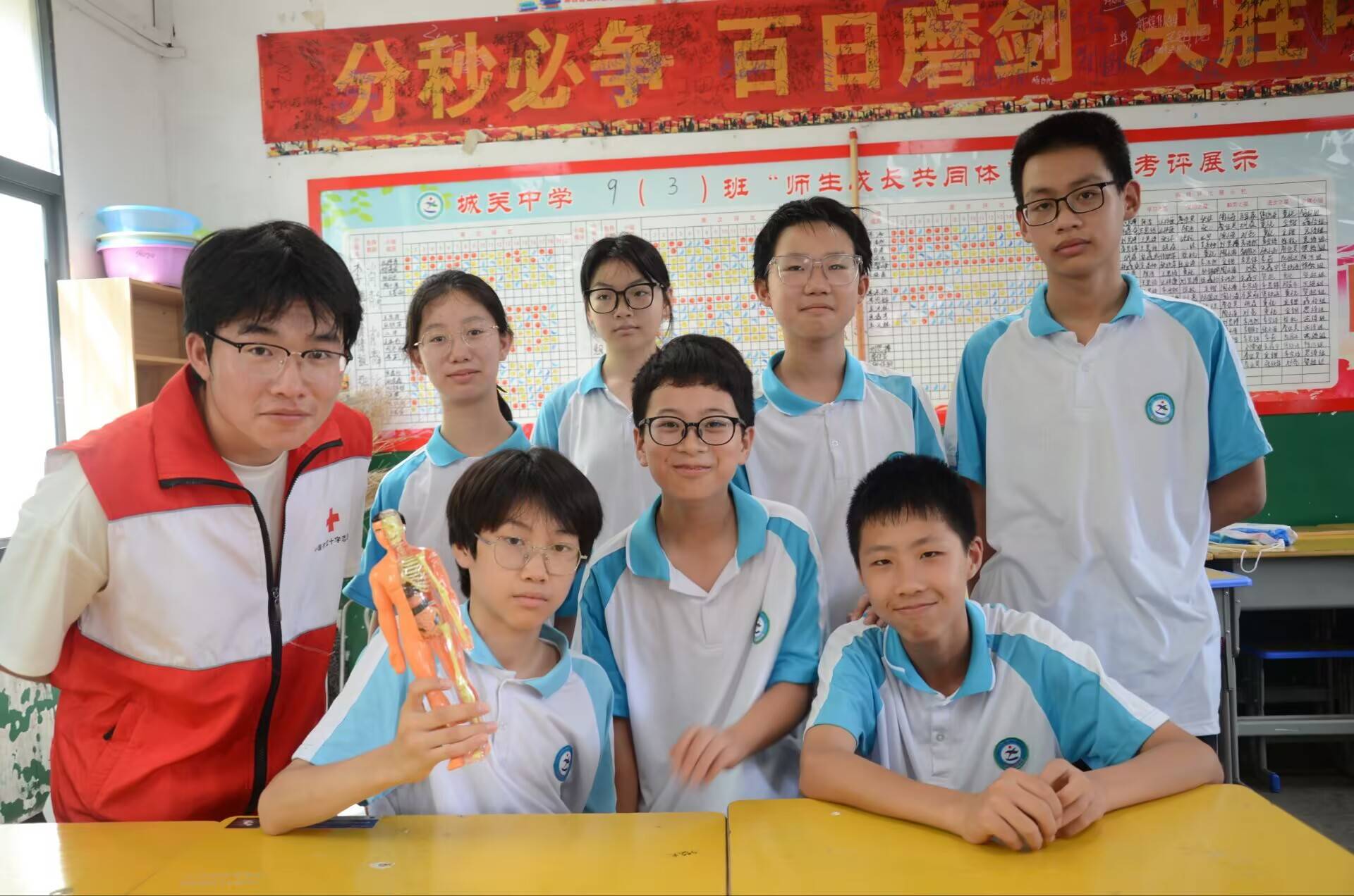 https://q5.itc.cn/q_70/images01/20250907/a2bd29fdb0034f0183dff2143ea8ddb5.jpeg