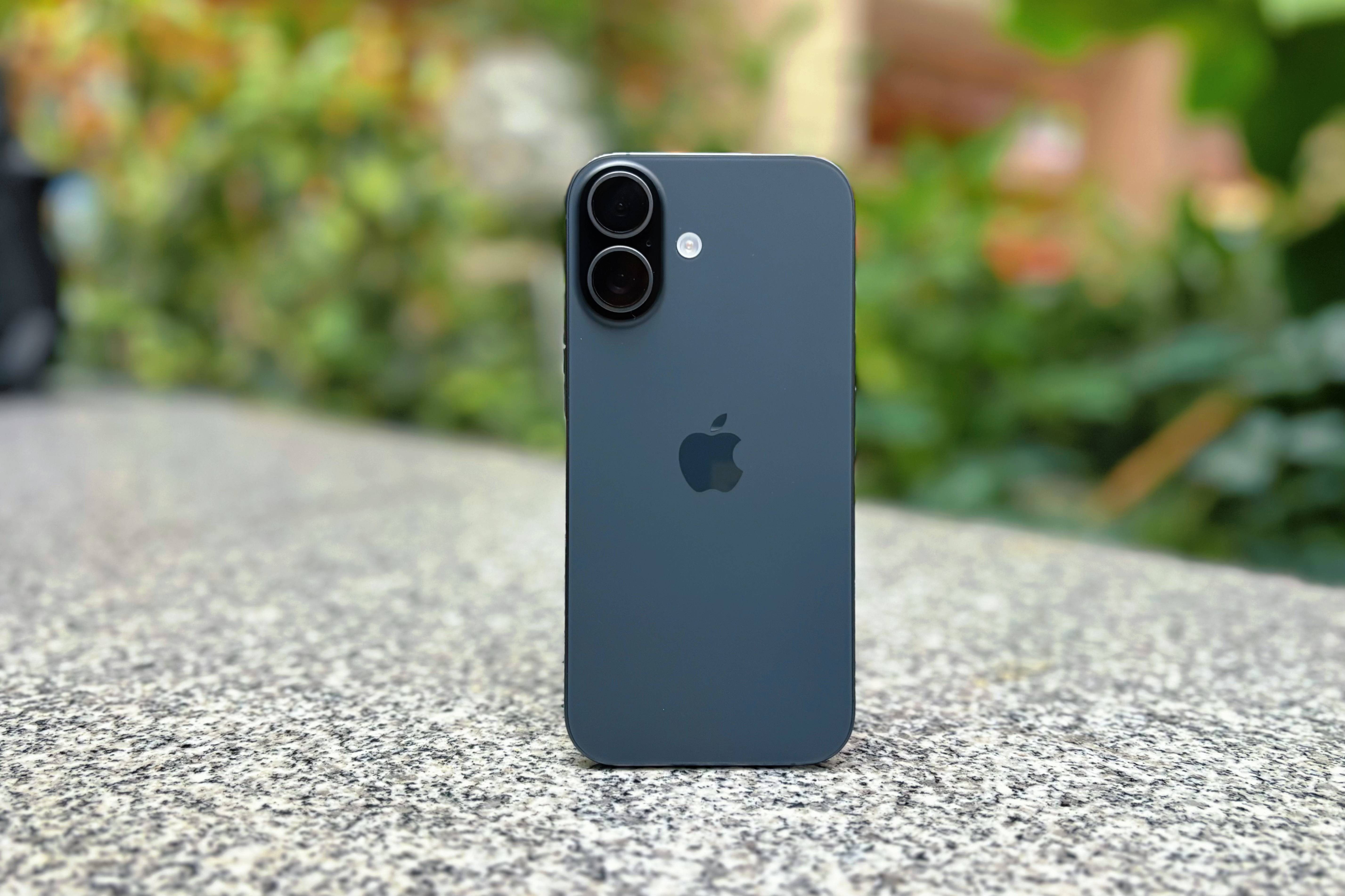 《从群嘲到疯抢，iPhone17系列凭啥又卖爆了？谁用谁懂！》