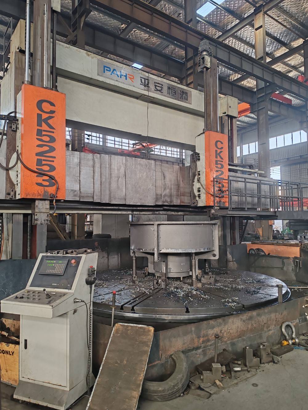 立式数控铣床结构（河南三矿机械科技有限公司：铣床加工/多孔钻/大型数控龙门铣/大型立车/大型卧车加工设备技术先锋）大型立式车铣，墙裂推荐，