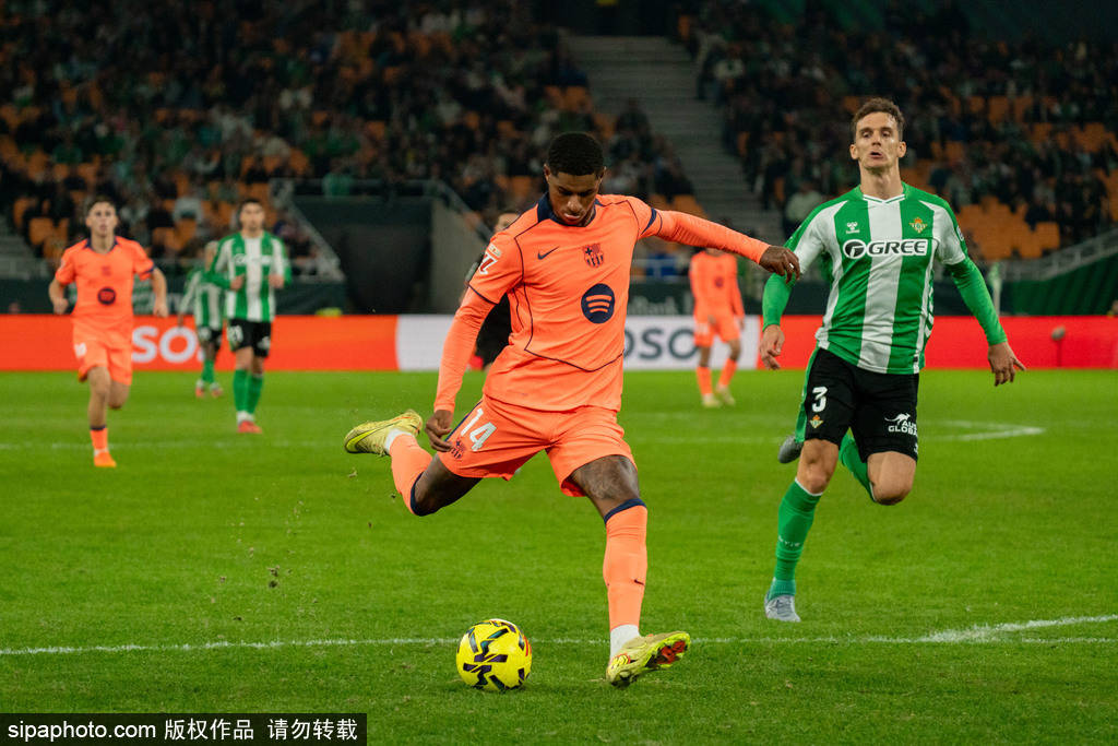 西甲-进球大战!安东尼闪击费兰半场戴帽 巴萨5-3贝蒂斯