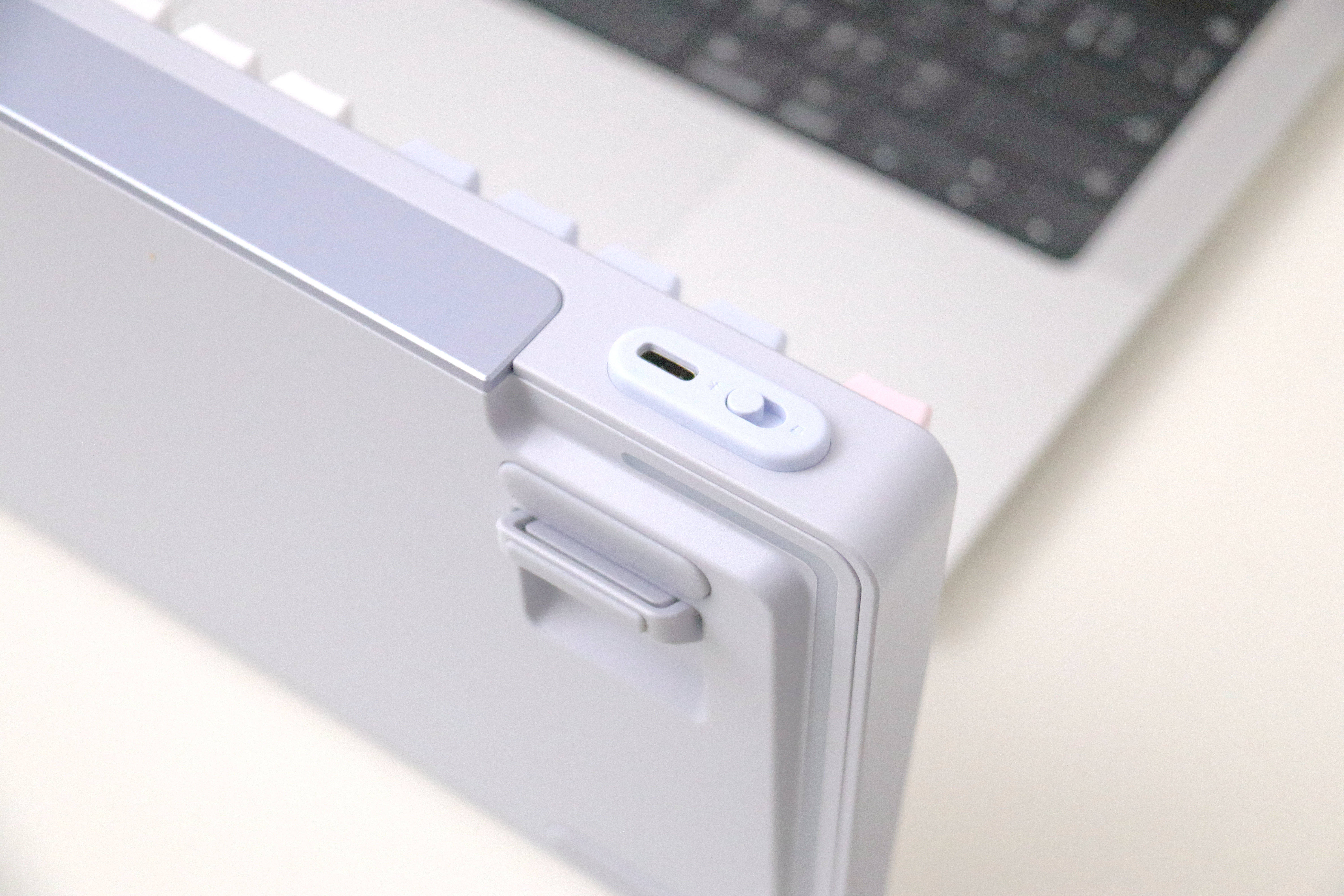 最强续航无线键鼠套装雷柏VT9MAX鼠标搭配V700DIY-98长续航版键盘，无线连接，不再续航焦虑