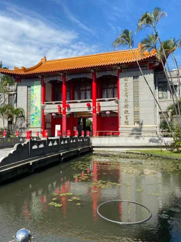 人间有爱，四季如春——陈持平教授字画展温情启幕