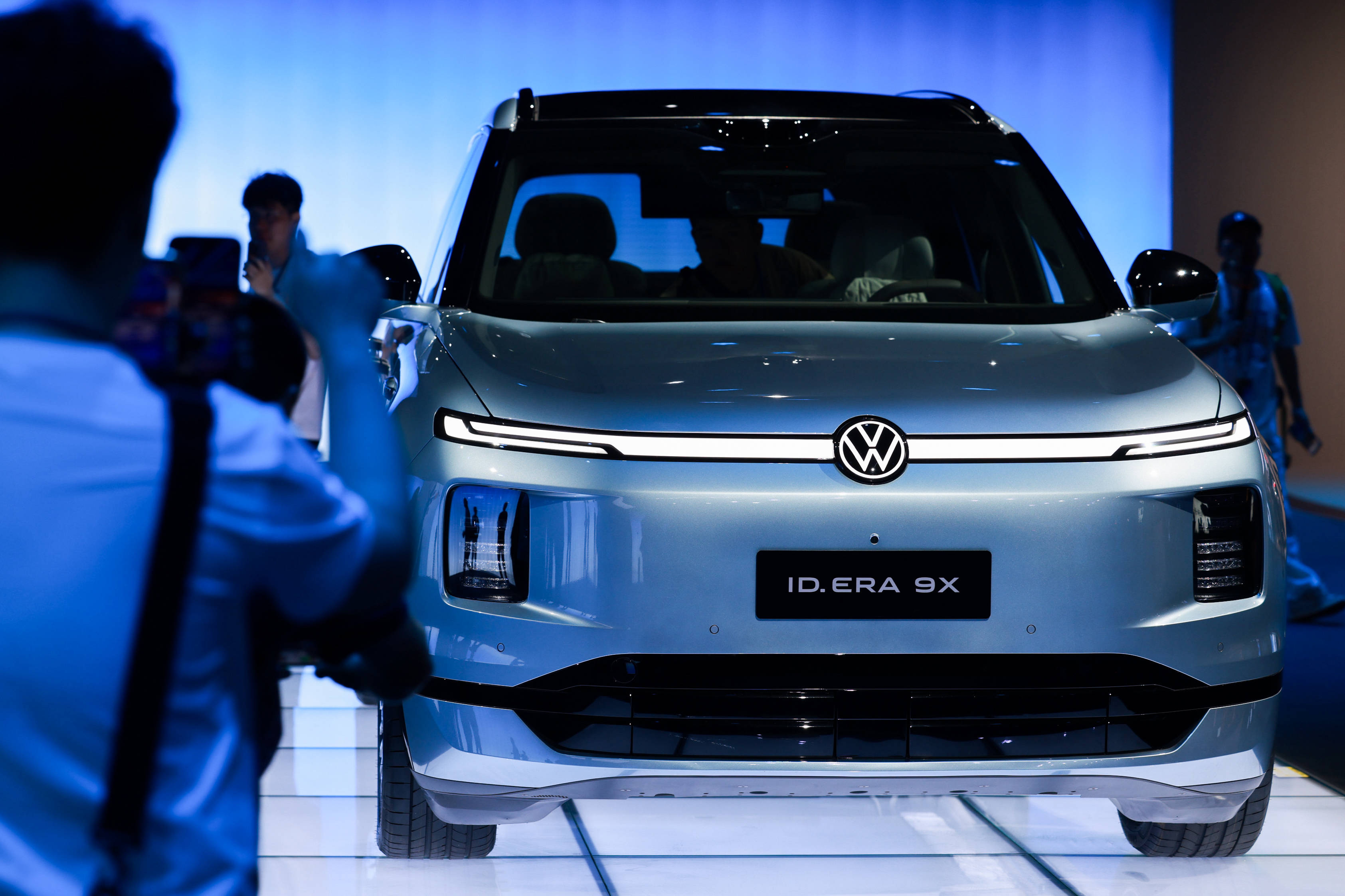 《“增程新王”ID. ERA 9X满级登场,“超级大众”强势重构增程SUV市场格局》