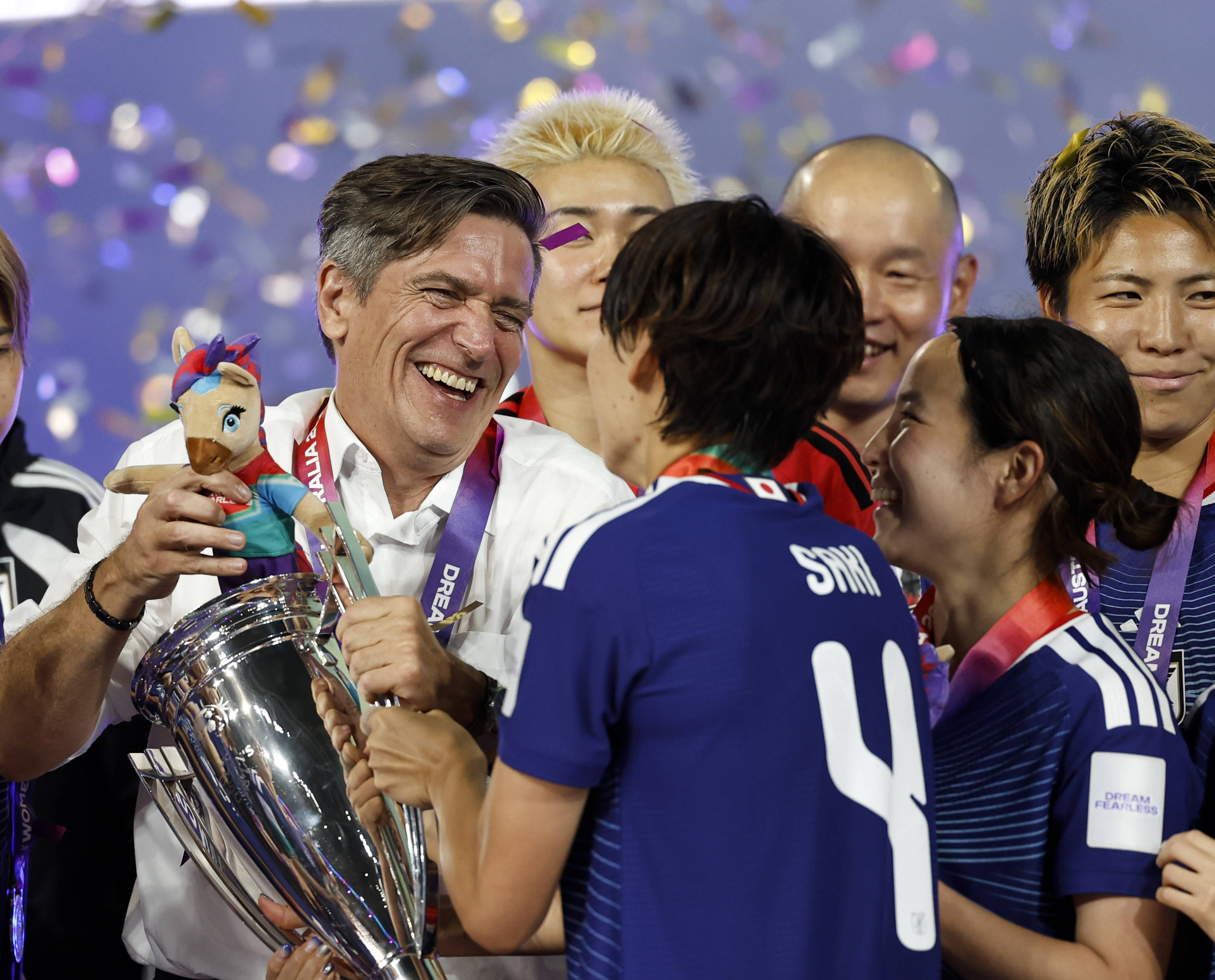 意媒揭秘日本女足主帅为何意外离职 批日本足协僵化保守