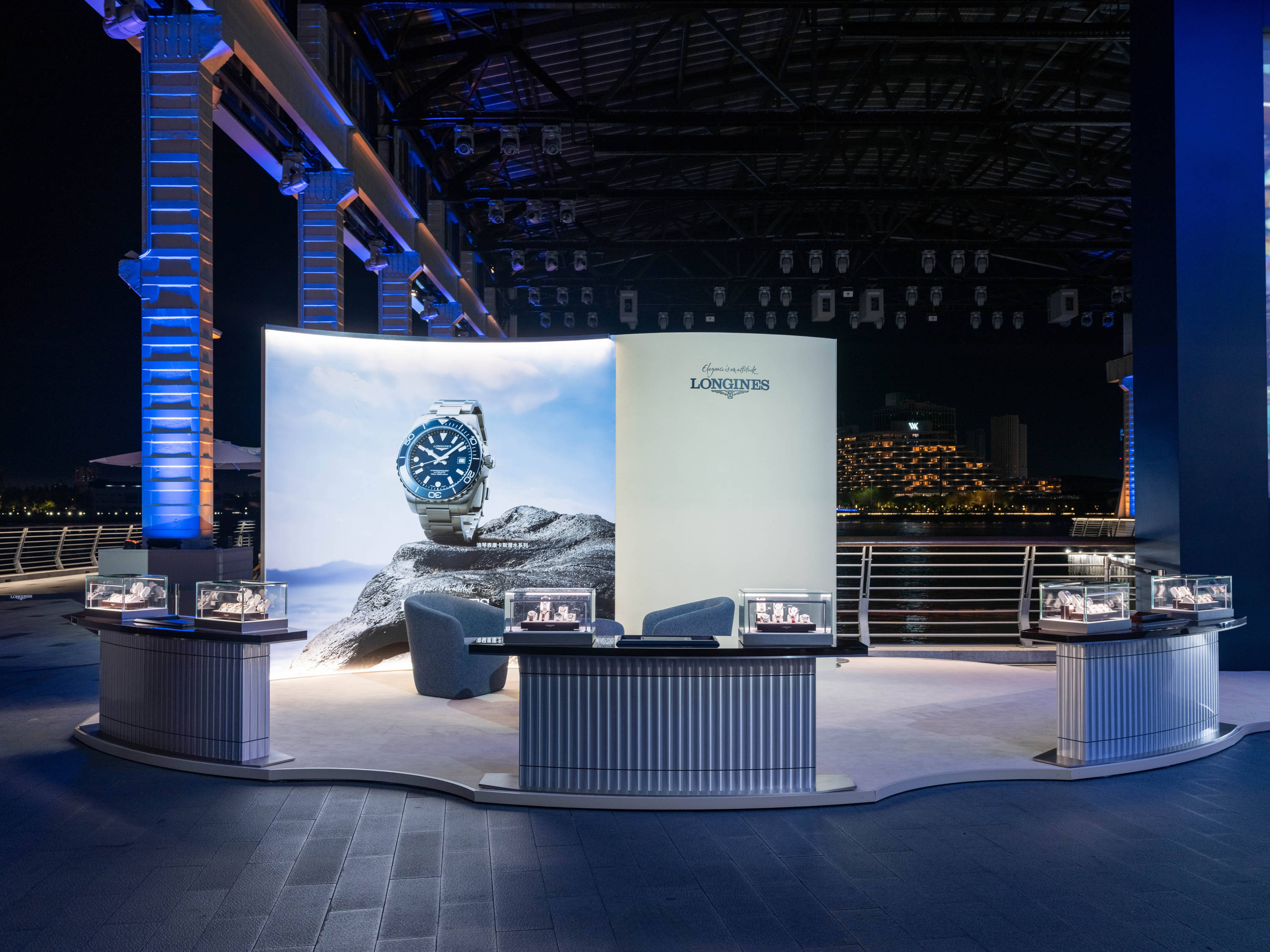 【展区图】浪琴表&ldquo;造浪时刻&rdquo;限时体验空间-&ndash;-腕表展示区.jpg