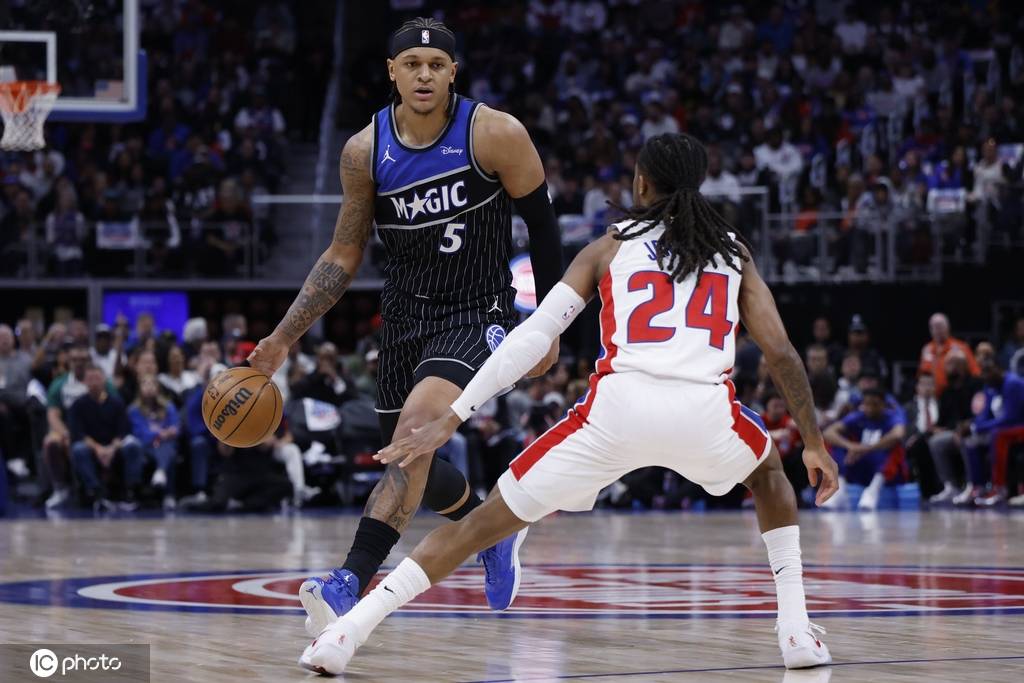 状元对飚！坎宁安45分创队史记录 班凯罗扔进6个3分