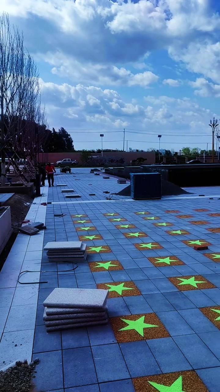 2002(1) 04.jpg