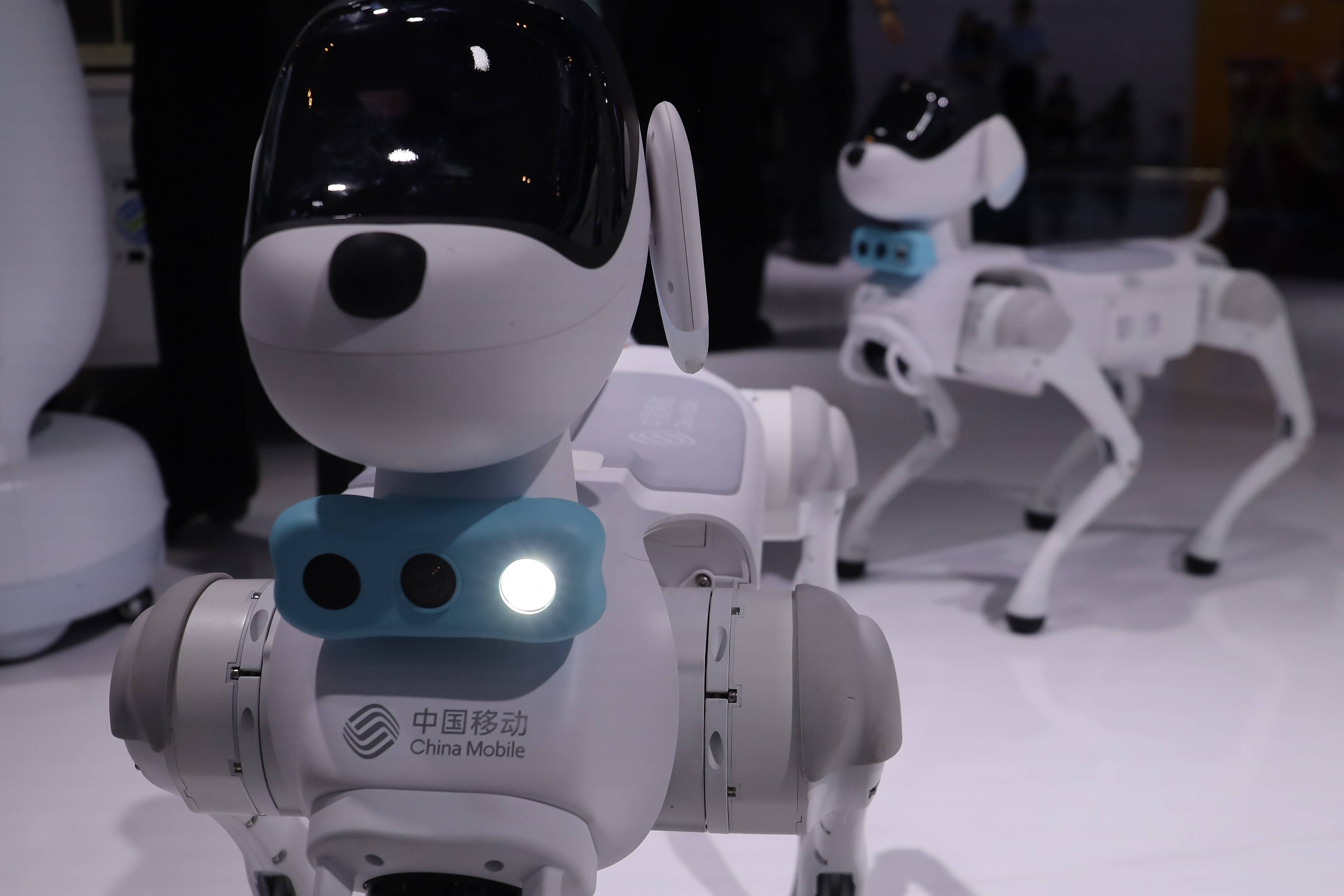 《全栈创新显实力 中国移动多款黑科技登陆2026世界智能产业博览会》