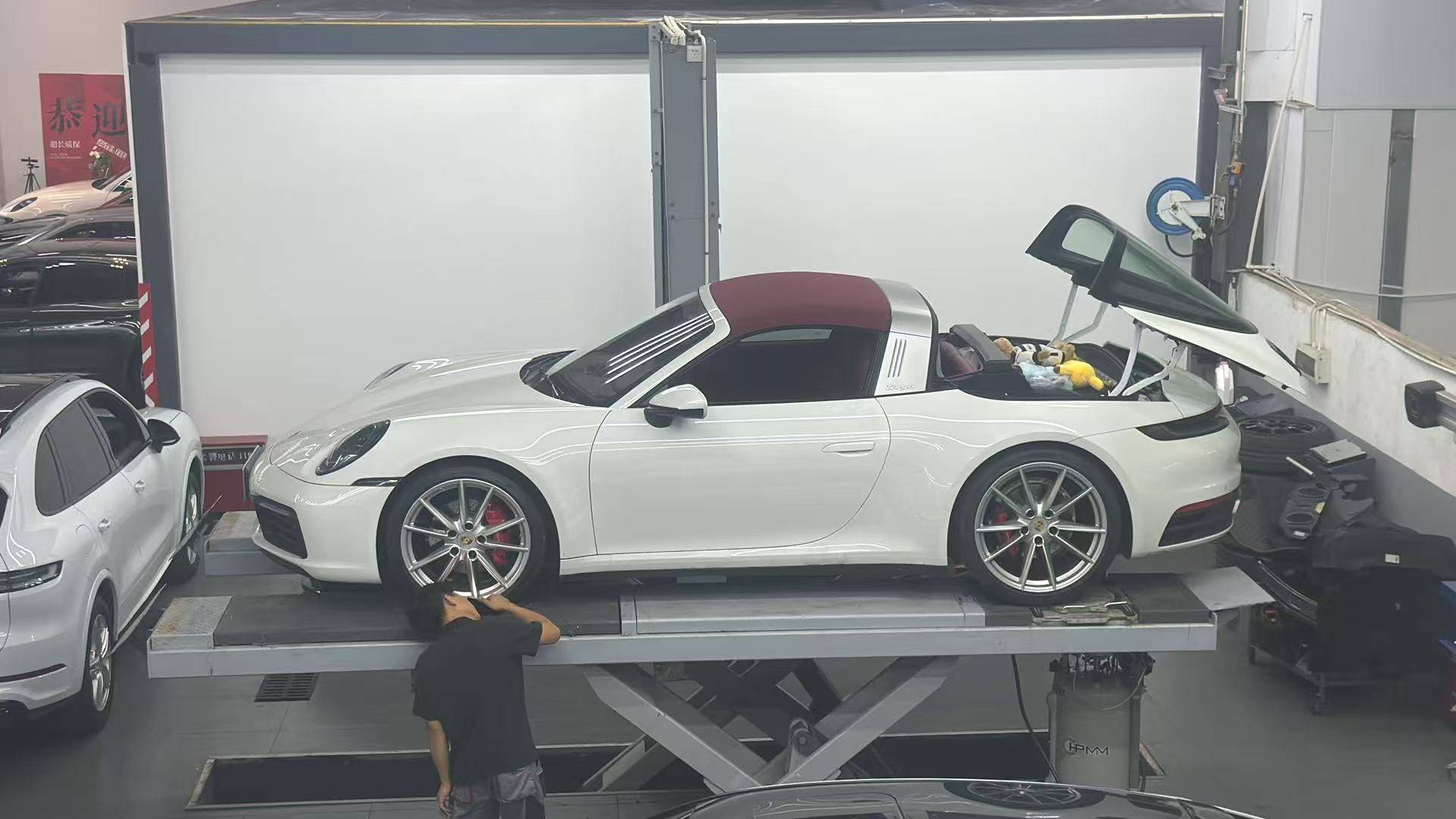 保时捷911.jpg