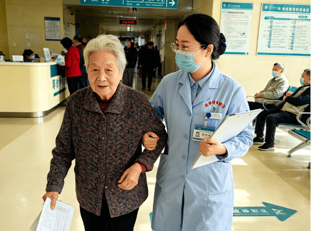 包含北京中医院住院办理陪诊挂号就医路线实时优化，避开拥堵省时的词条
