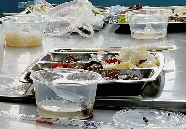 学校食堂剩饭剩菜学校食堂剩饭剩菜的处理,可以通过就地式餐厨垃圾