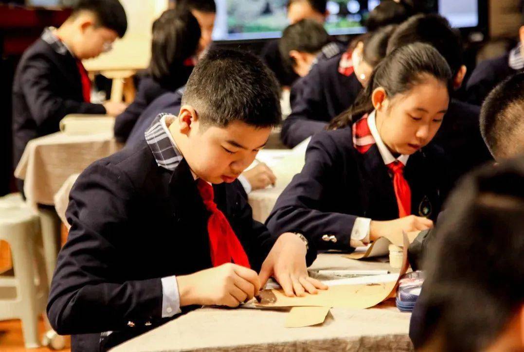 欢迎仪式后,由浙派朱敬东教授团队的徐婕妤,吴倩倩,赵仕华三位名师