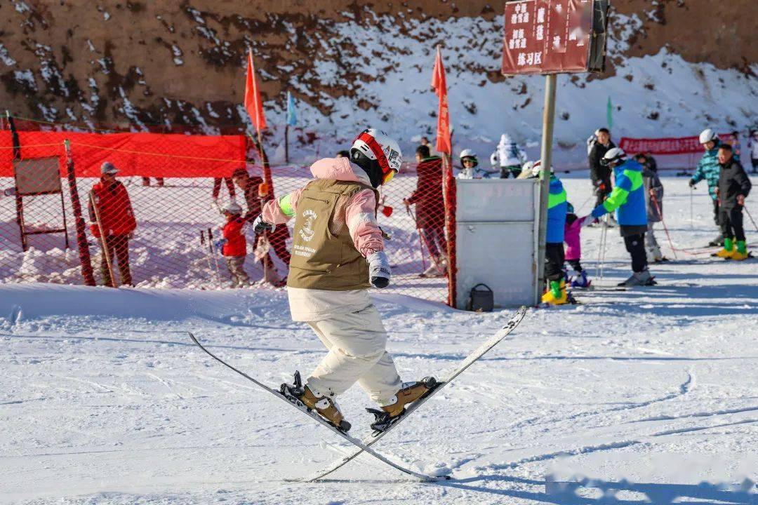 永济五老峰滑雪场电话图片