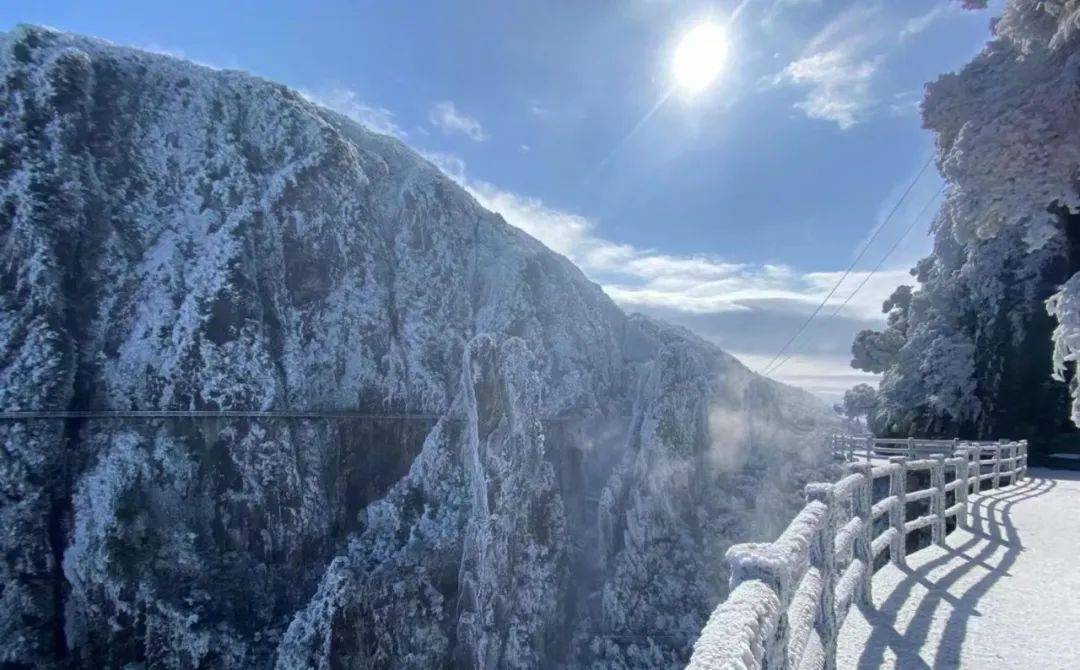 莽山五指峰的雾凇美景,是大自然赋予我们的一份珍贵礼物!