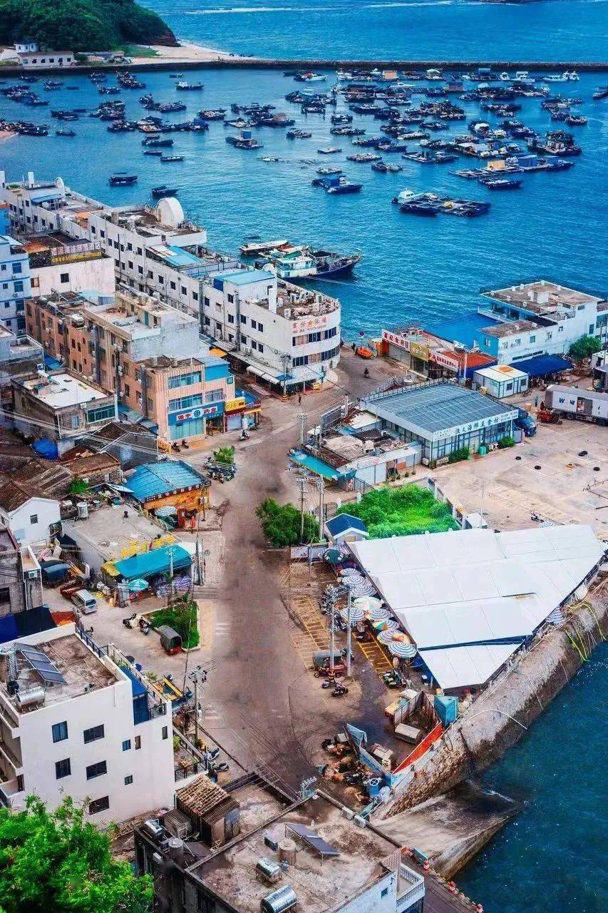 别想一次玩完涠洲岛,别想四天走完全景._南湾_五彩滩_崖壁